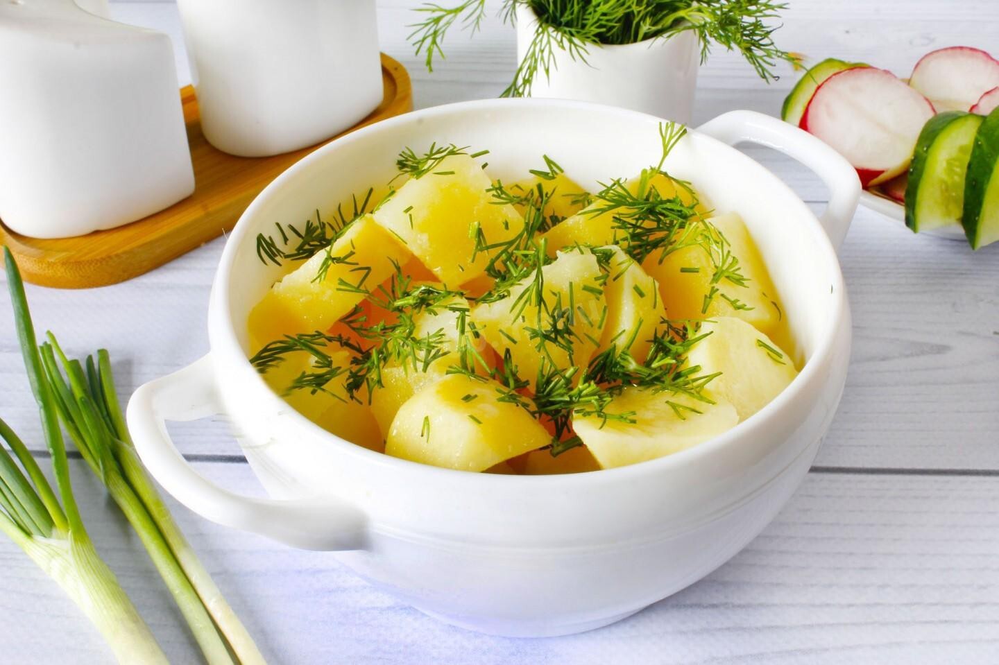 Картофель отварной с зеленью