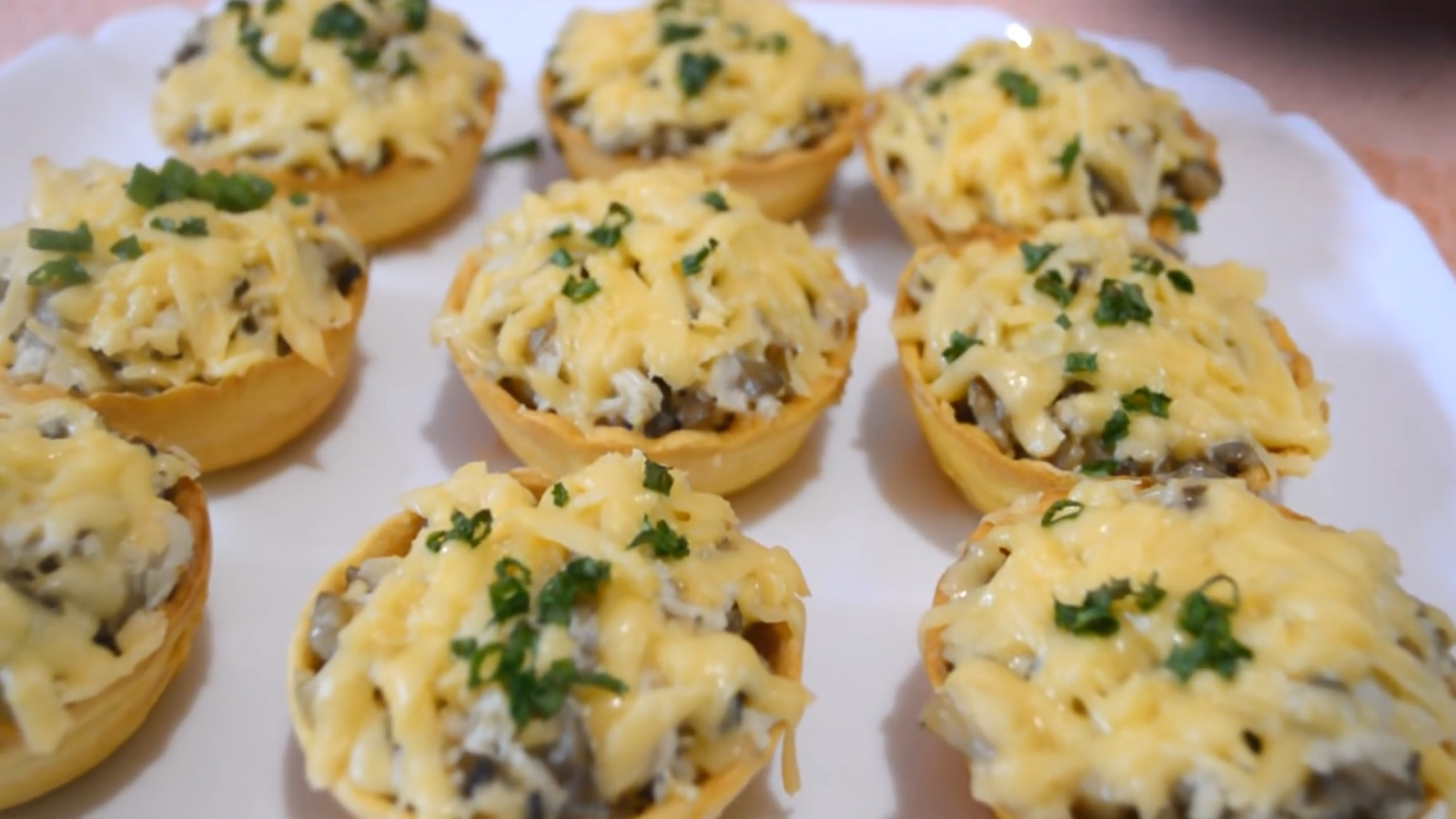 Тарталетки с шампиньонами и сыром