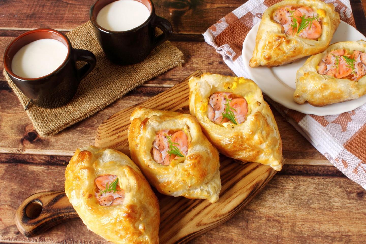 МИНИ ПИРОЖКИ С СЕМГОЙ