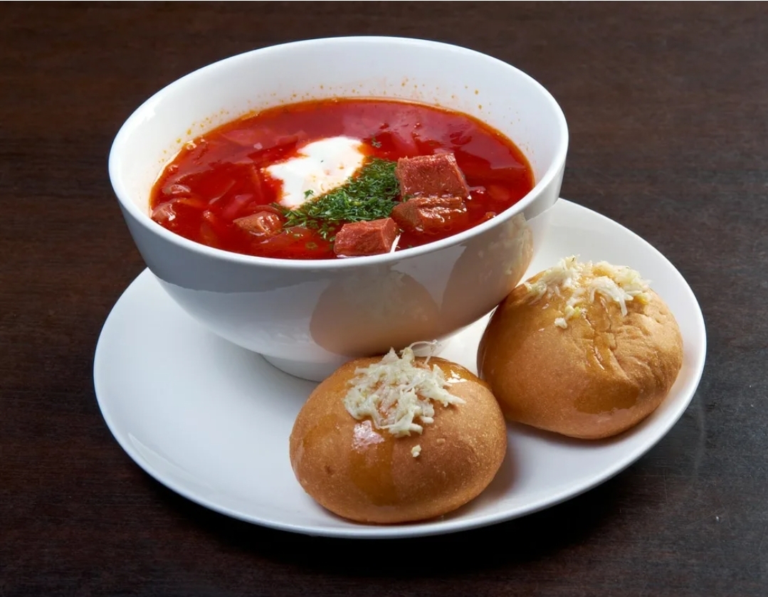 БОРЩ С ПАМПУШКАМИ
